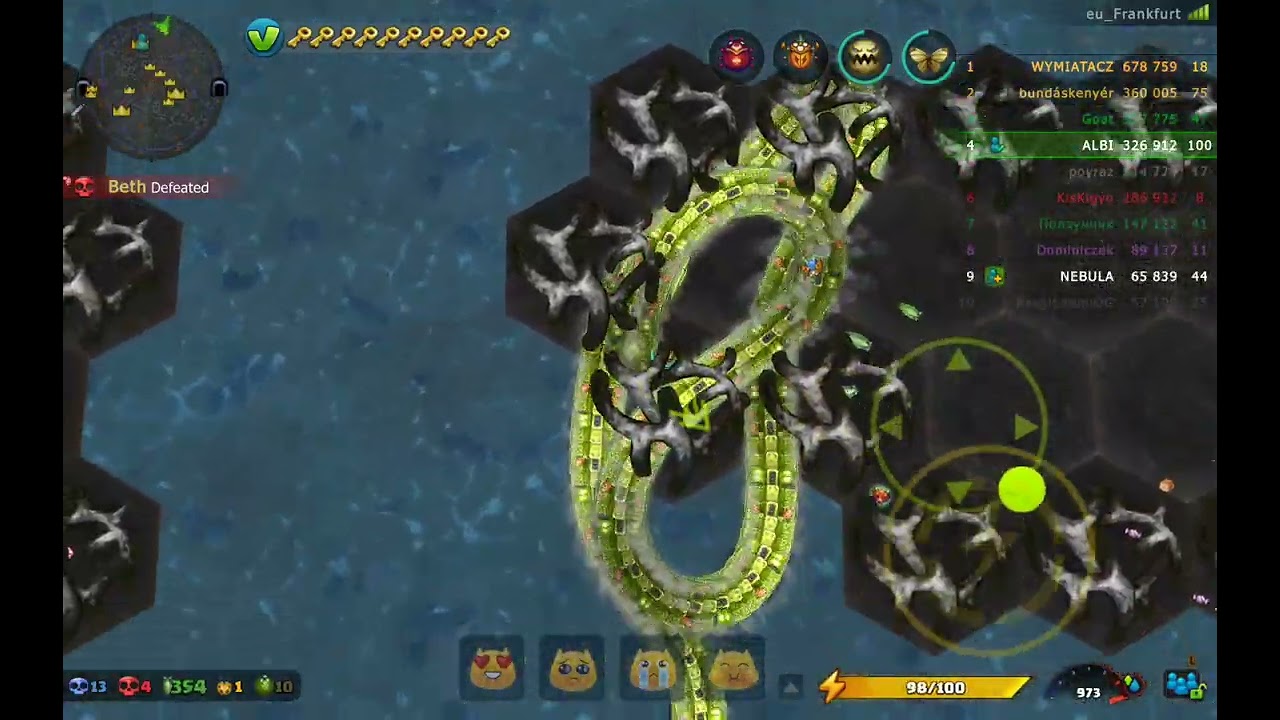 Little big snake game funny chasing over 100 crowns 