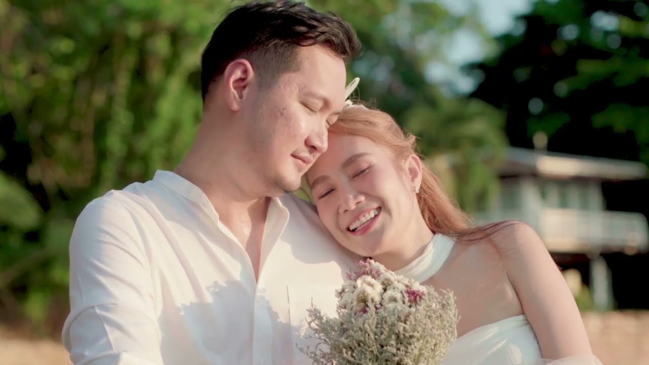 P'Or P'Top - Present behide outdoor