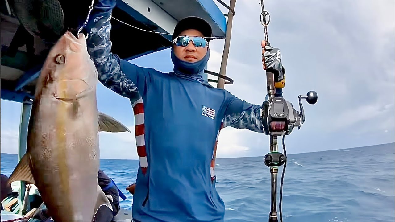Going one-on-one with giant ocean fish | Phu Quy Island | Vietnam