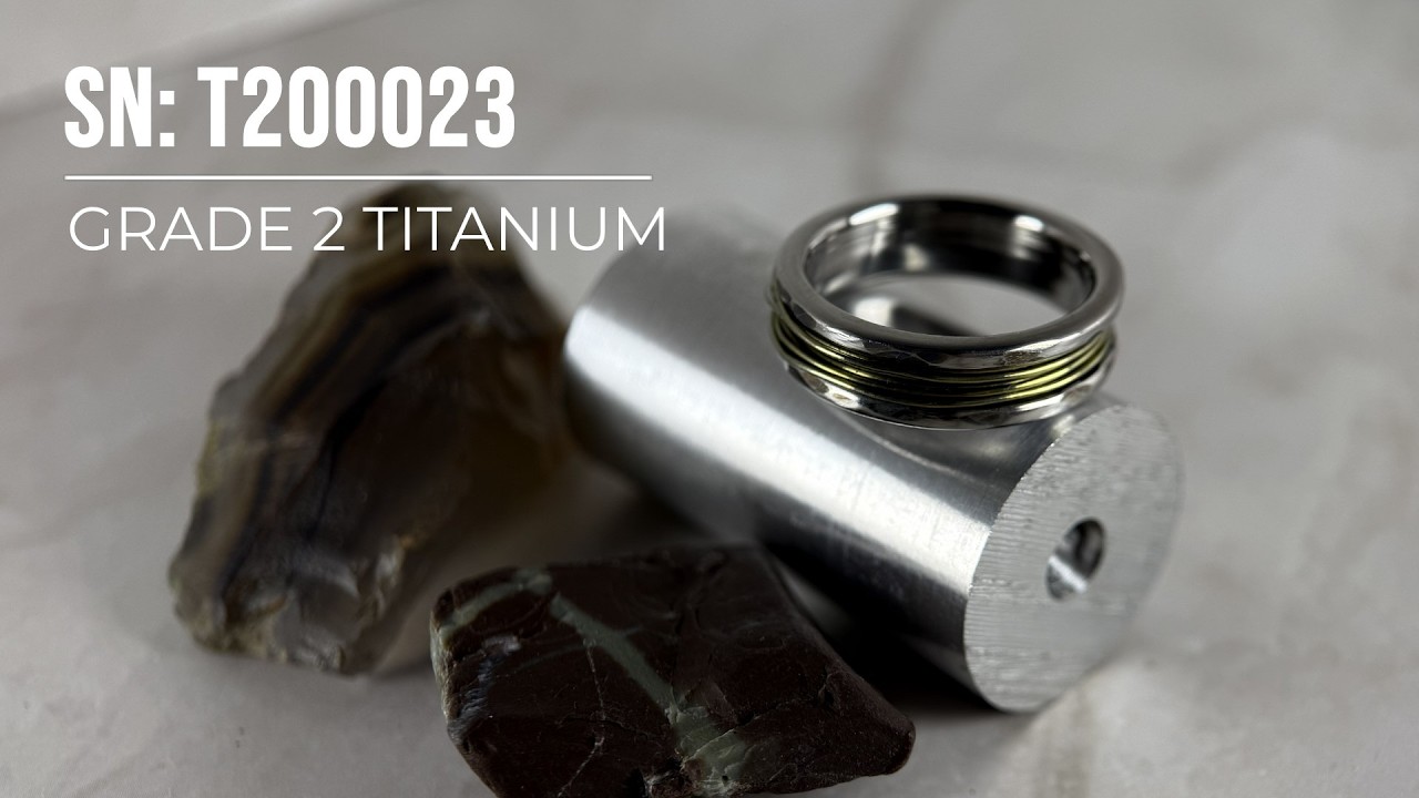 Ring T200023 – Grade 2 Titanium | Gold Titanium Wire Inlay