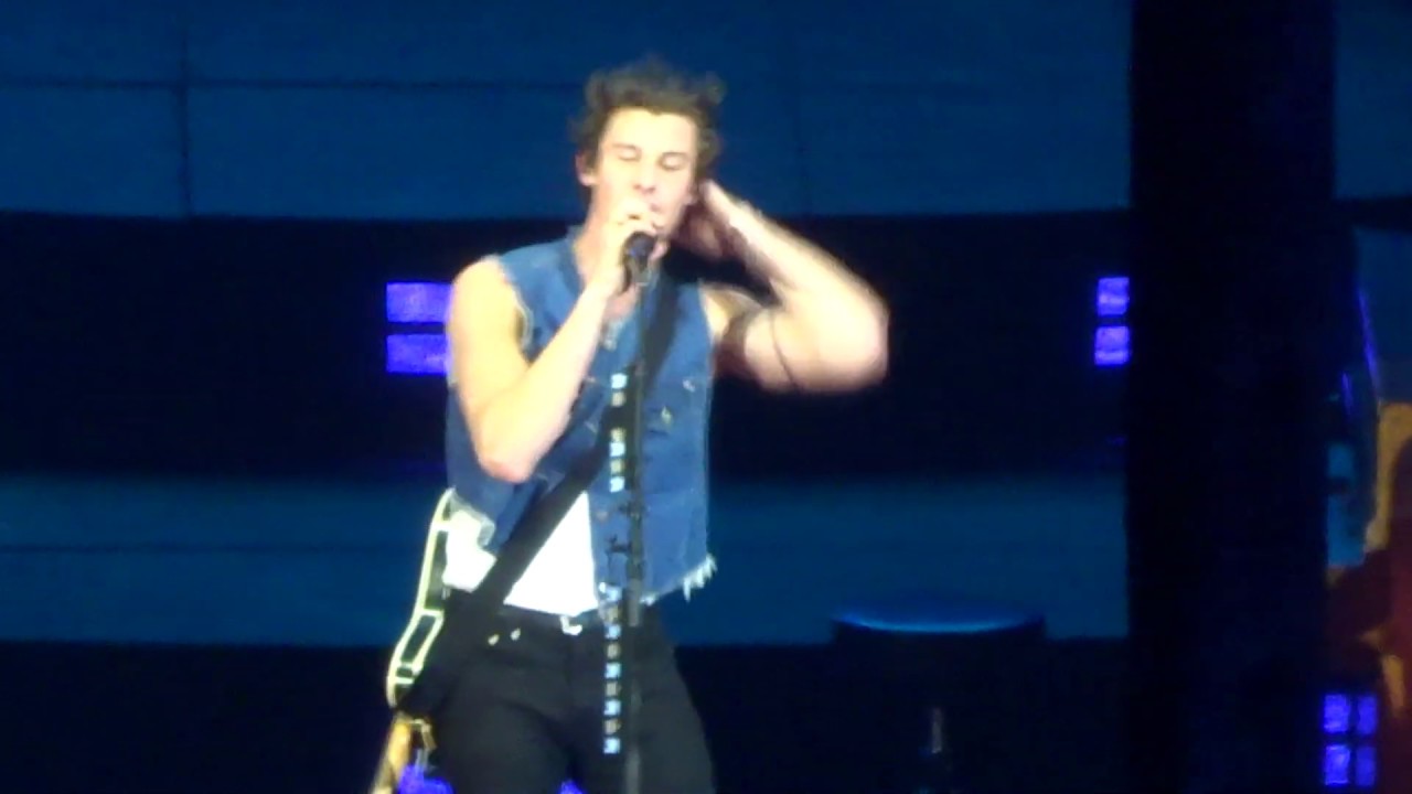 Shawn Mendes - Treat You Better (Live at Jeunesse Arena)