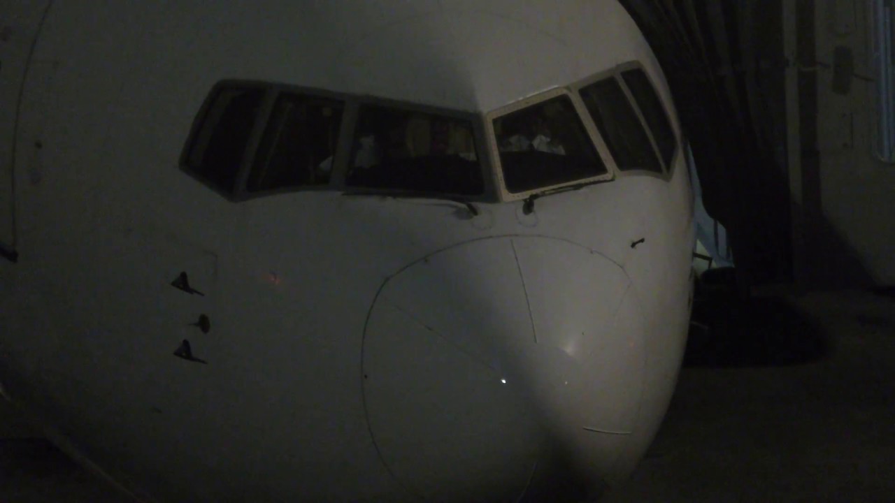 4K Night Aircraft Movements at Tokyo Haneda Airport with Air Traffic Control