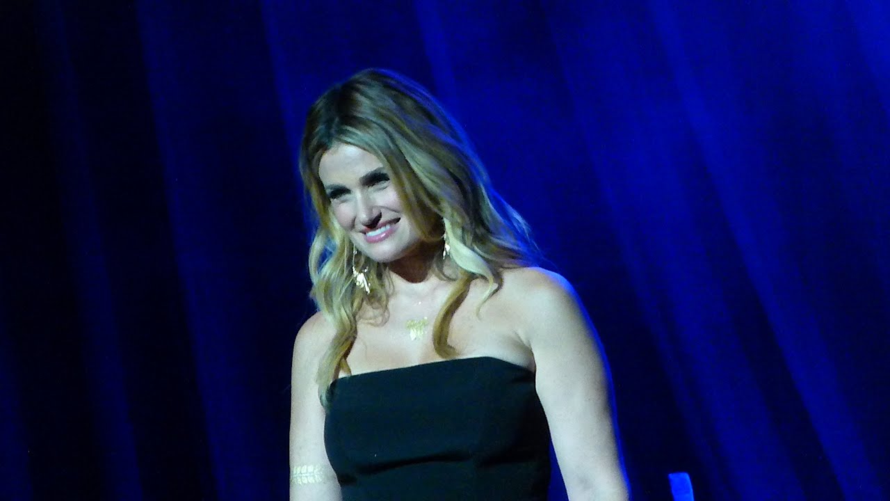 Idina Menzel - Always starting over-  Live Manchester 2015