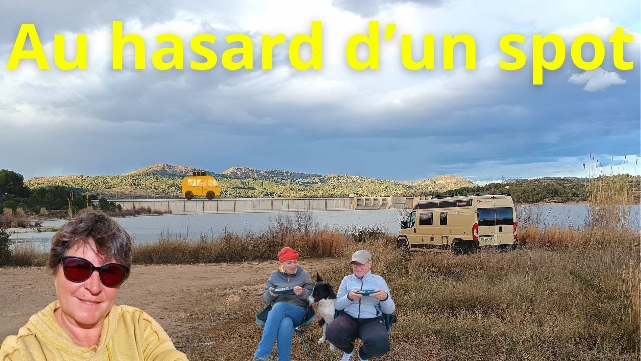 Au hasard d'un spot au bord d'un lac en fourgon aménagé