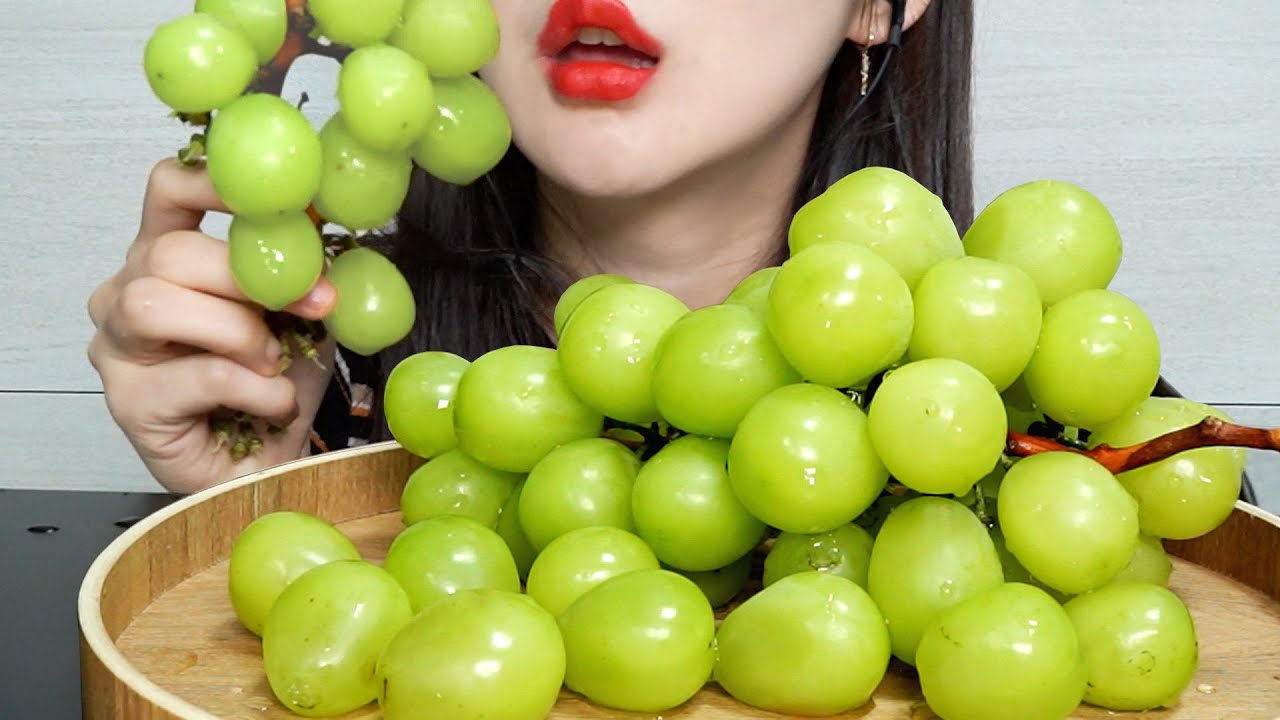 I was craving for shine muscat today | MUKBANG ASMR GREEN GRAPES | 오늘은 너무 샤인머스켓이 땡겼다..