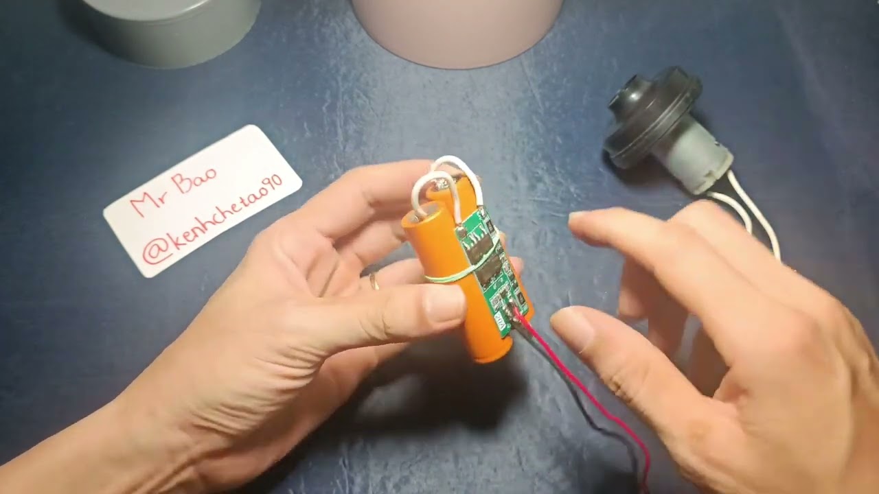 Thất bại. Độ pin cho máy hút bụi mini.Failure. Battery life for mini vacuum cleaner.