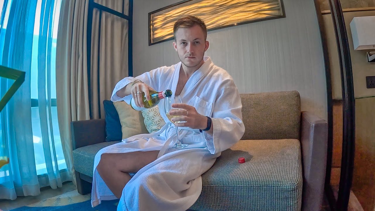 $170 Unveiling Luxury: Hilton Manila Hotel (Best dinner ever)