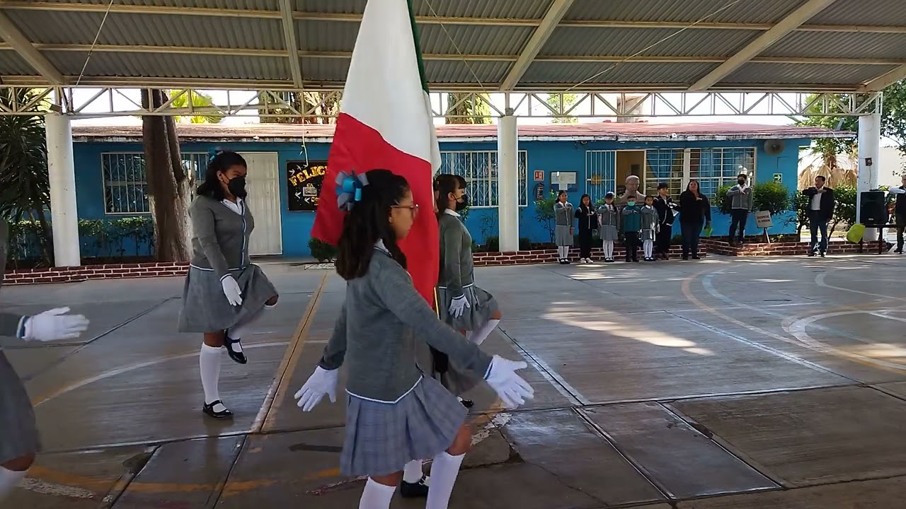 Honores a la bandera.