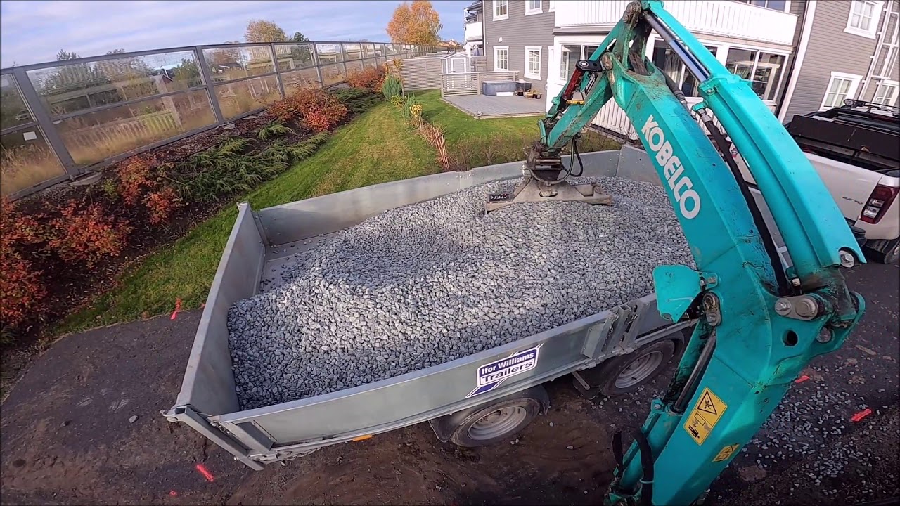 Grunnarbeid for fliser til terrasse. / foundation for tiles for terrace.