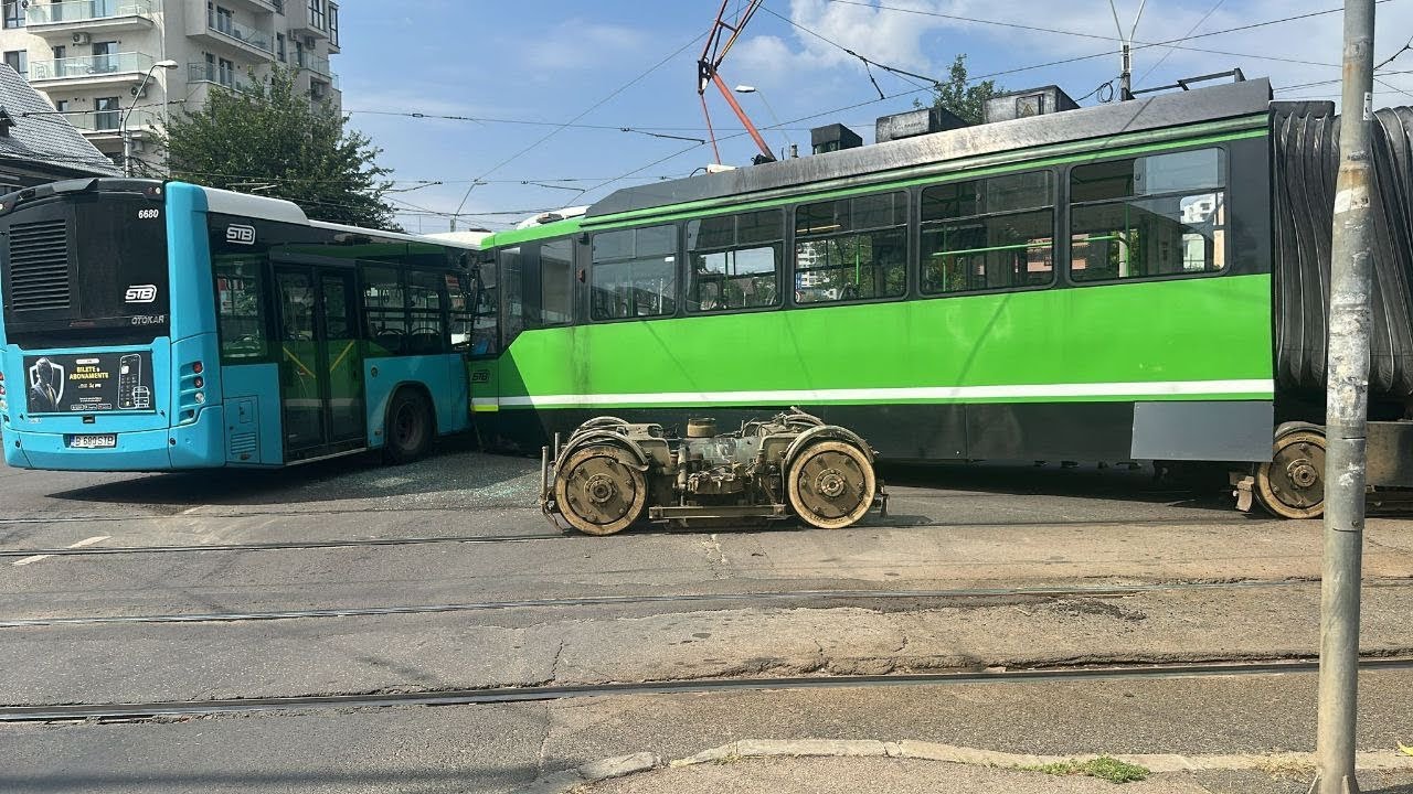 Accident Live - Tramvai vs autobuz STB