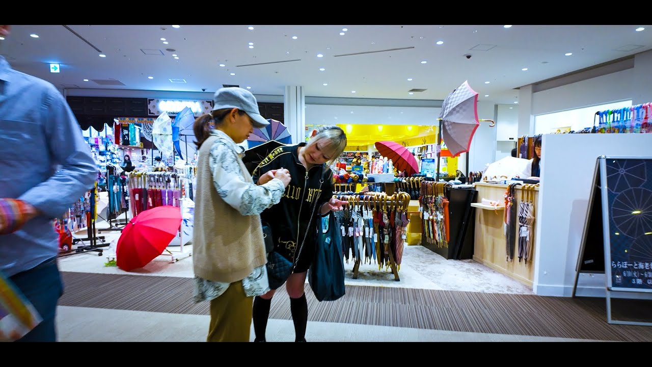 Walking through the Ebina Lalaport Mall | Ambience ASMR 4K HDR