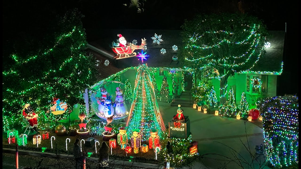 2023 Full Christmas Light Show - Lights On Display - Sherman Oaks CA