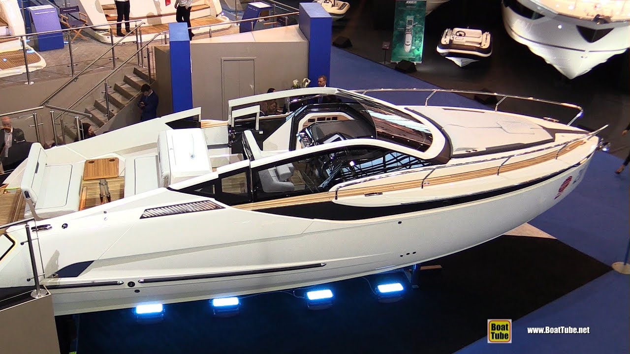 2020 Fairline F-Line 33 Motor Boat - Walkaround Tour - Debut at 2020 Boot Dusseldorf