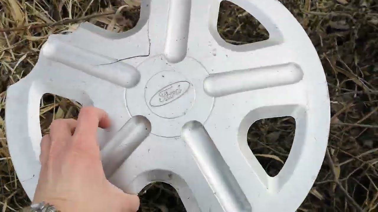 Ford Transit Connect hubcap