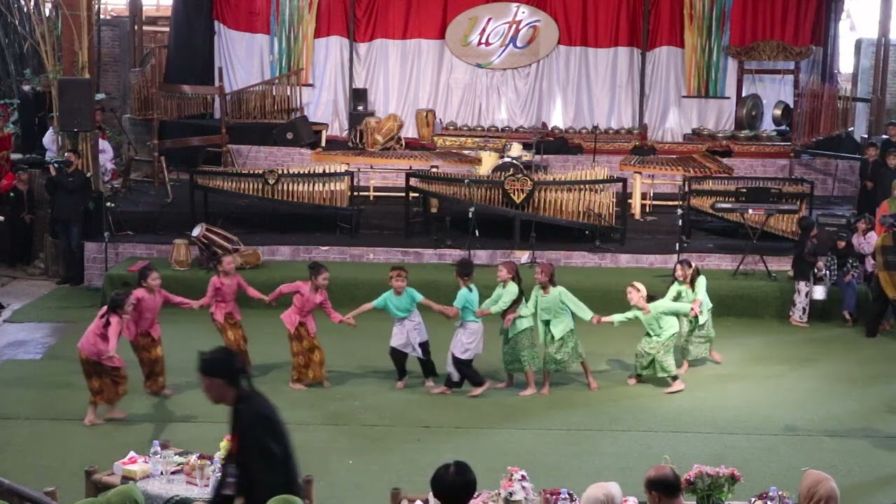 Penampilan Kelas 3 Kabaret_ Expo SDN 064 Padasuka Tahun 2022