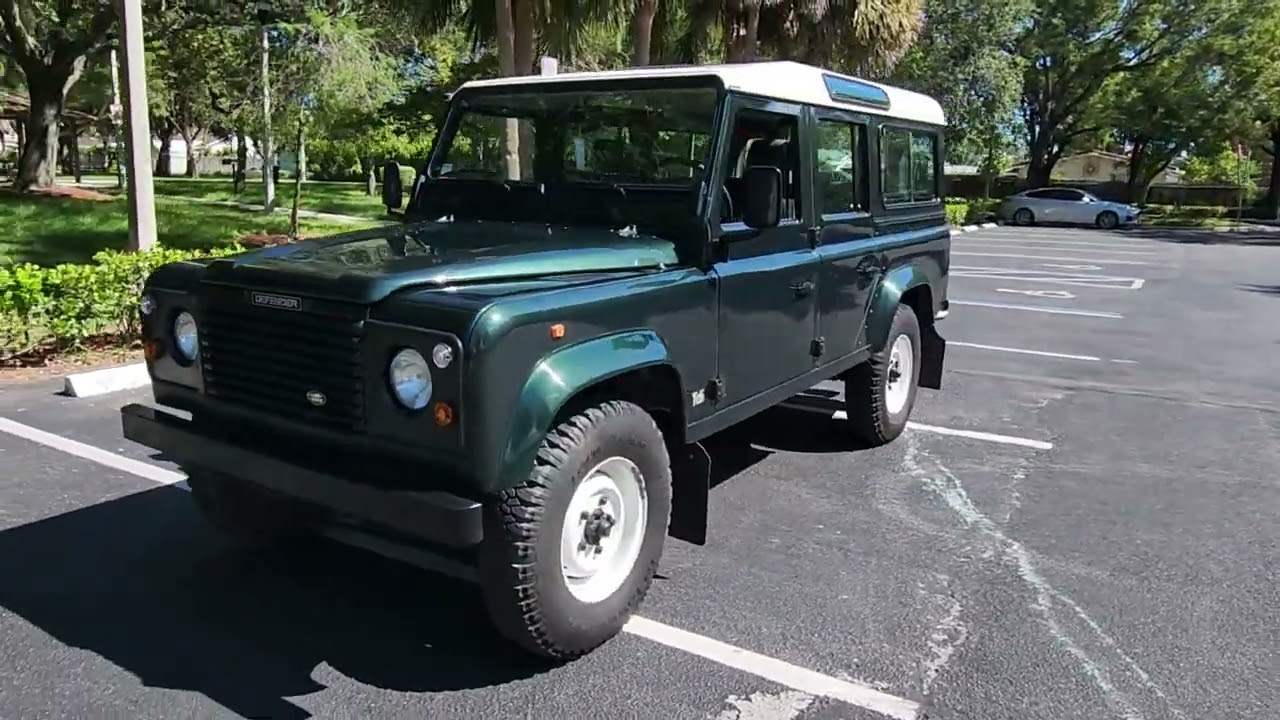 Land Rover Defender 110 
