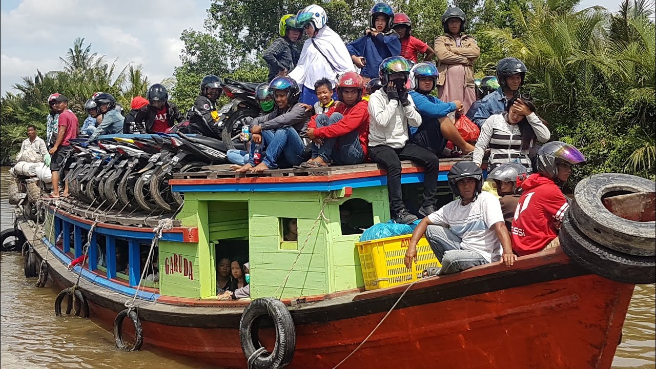 TRANSPORTASI ANDALAN MASYARAKAT JAWAI SAMBAS