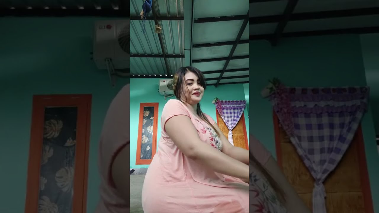 RUTINITAS IBU.. IBU.. TIAP HARI NYUCI
