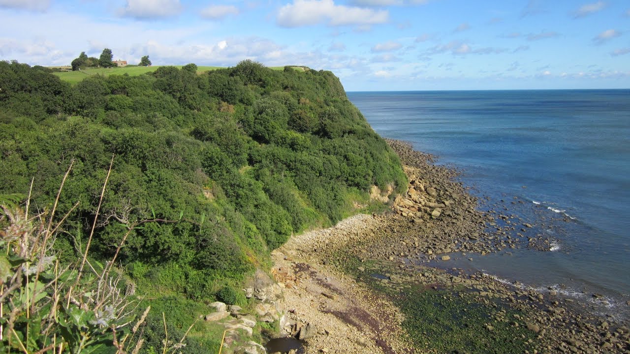 Cloughton Country Coast Walk Scenery - North Yorkshire Walks - Tour England Walking Holidays UK