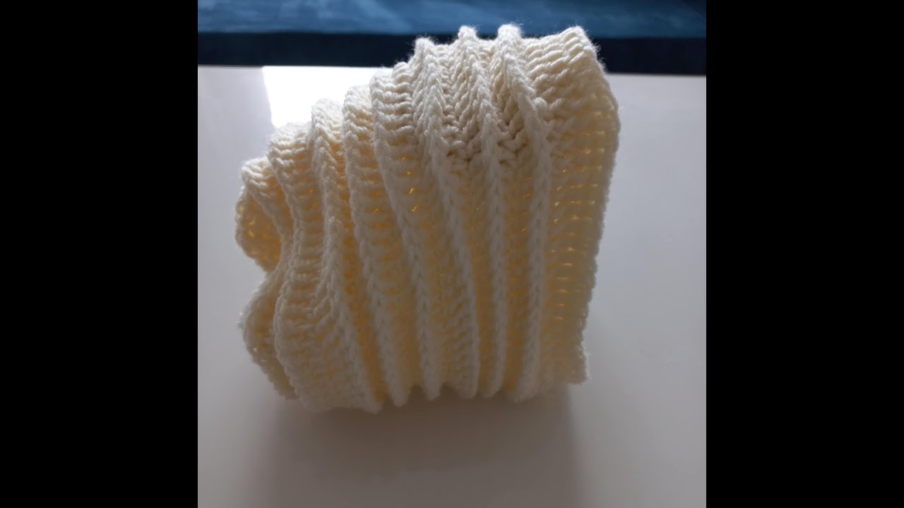Tuque ou bonnet conique tombant au crochet, facile pour débutants