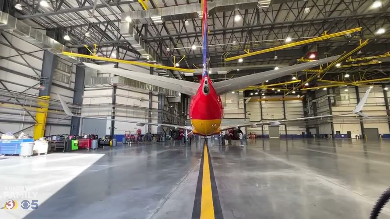 Southwest's MASSIVE new hanger at Phoenix Sky Harbor Airport