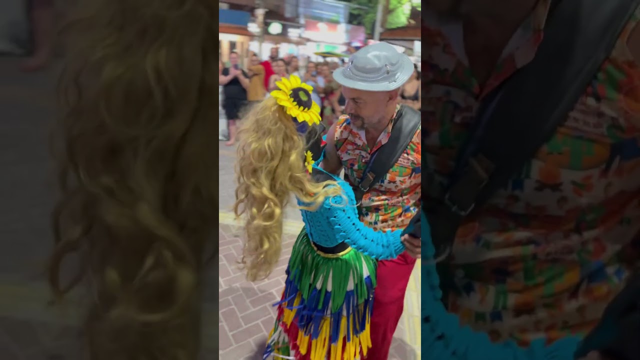 O que pensa que eu sou l? #portodegalinhas #carnaval