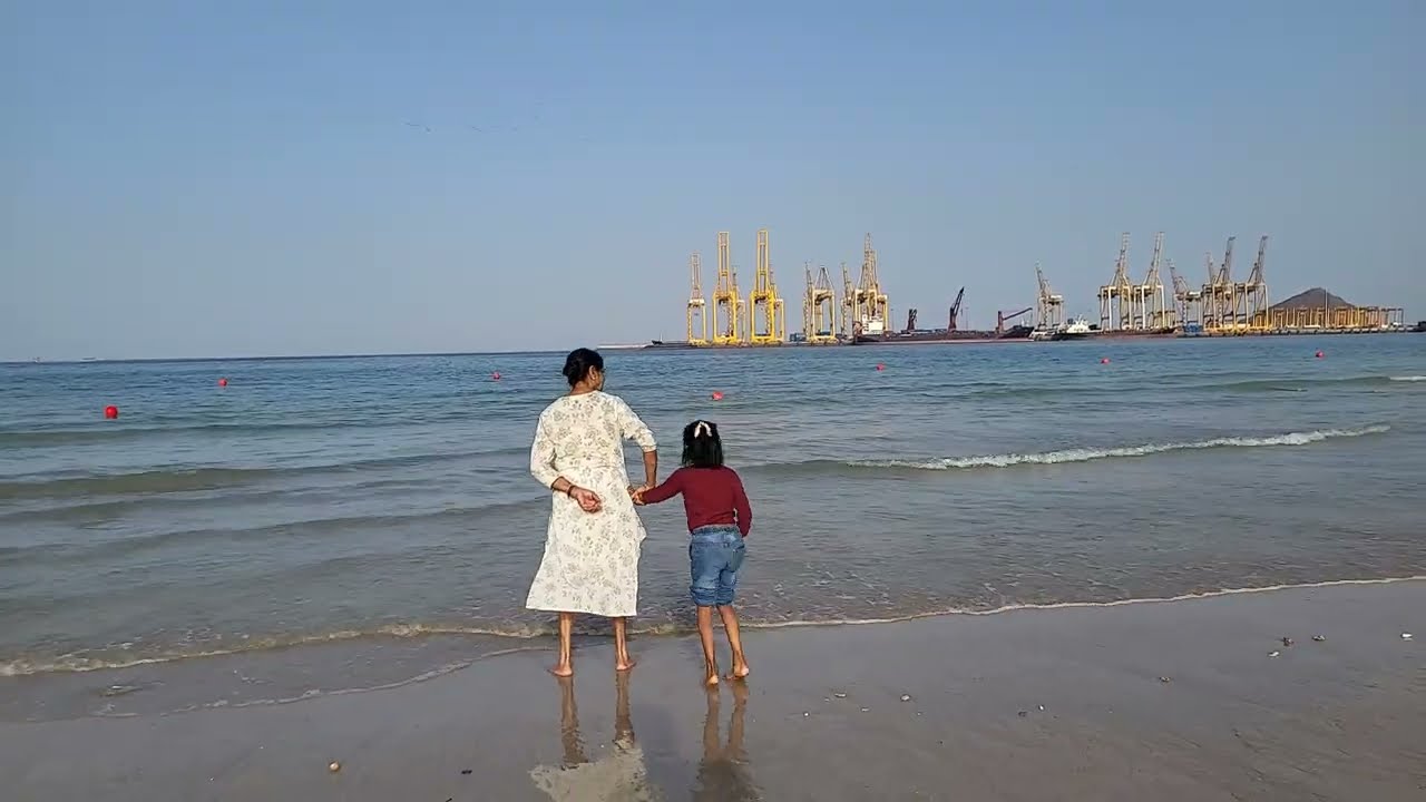 Khorfakkan – Where Mountains Meet the Sea