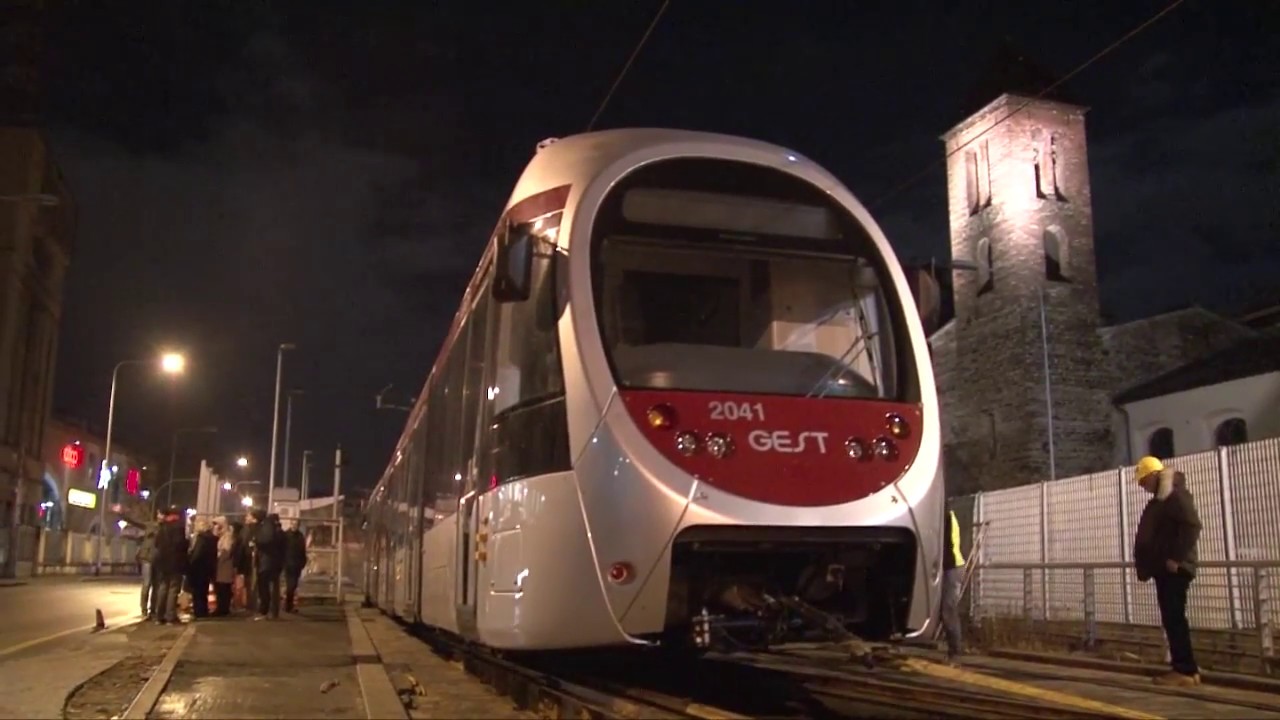Firenze, posato il primo tram sulla linea 2 della tramvia