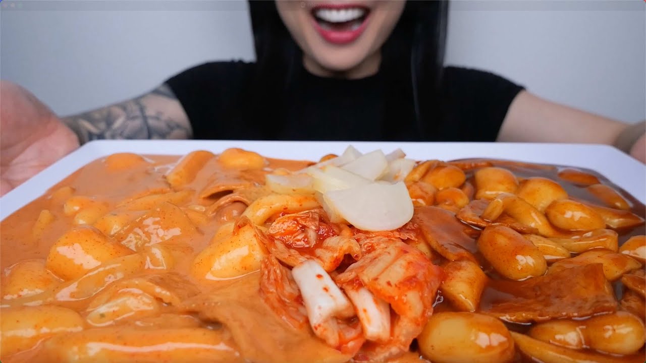 CHEWY SOFT DELICIOUS KOREAN RICE CAKE TTEOKBOKKI (ASMR EATING SOUNDS) NO TALKING | SAS-ASMR