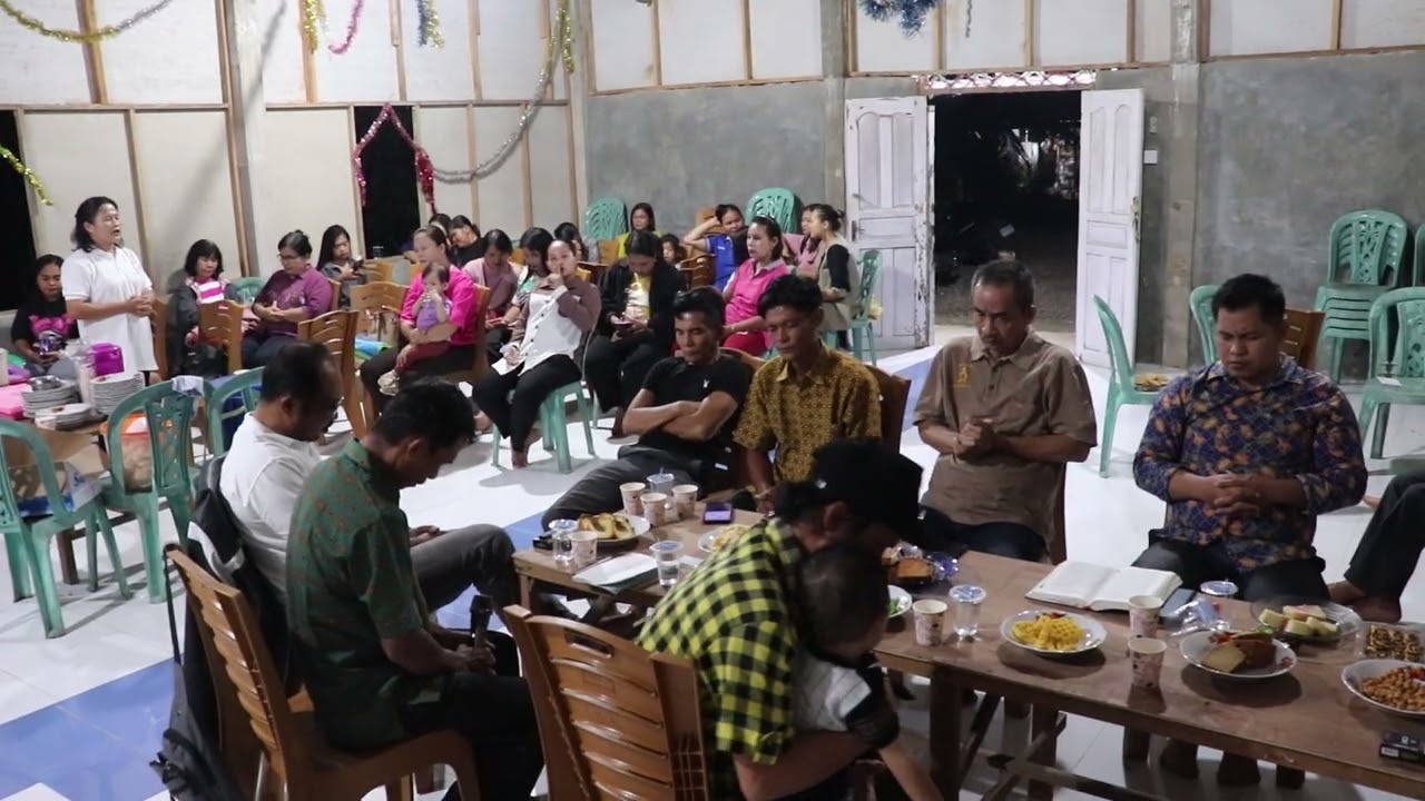 Pujian&Do'a yang dipimpin SNK.Ina Bram Zalukhu dlm Rangka:Syukuran&Tahun Baru VocalGroup