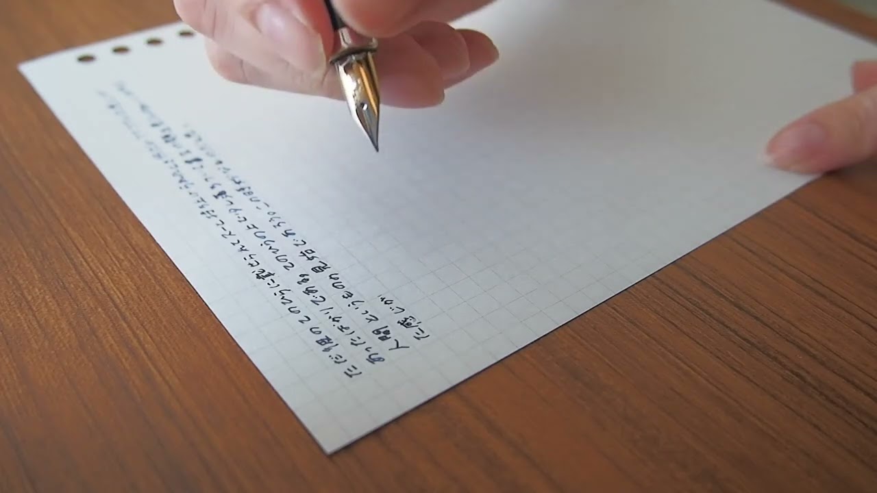Quiet writing sounds | morning desk | fountain pen | 5 minutes