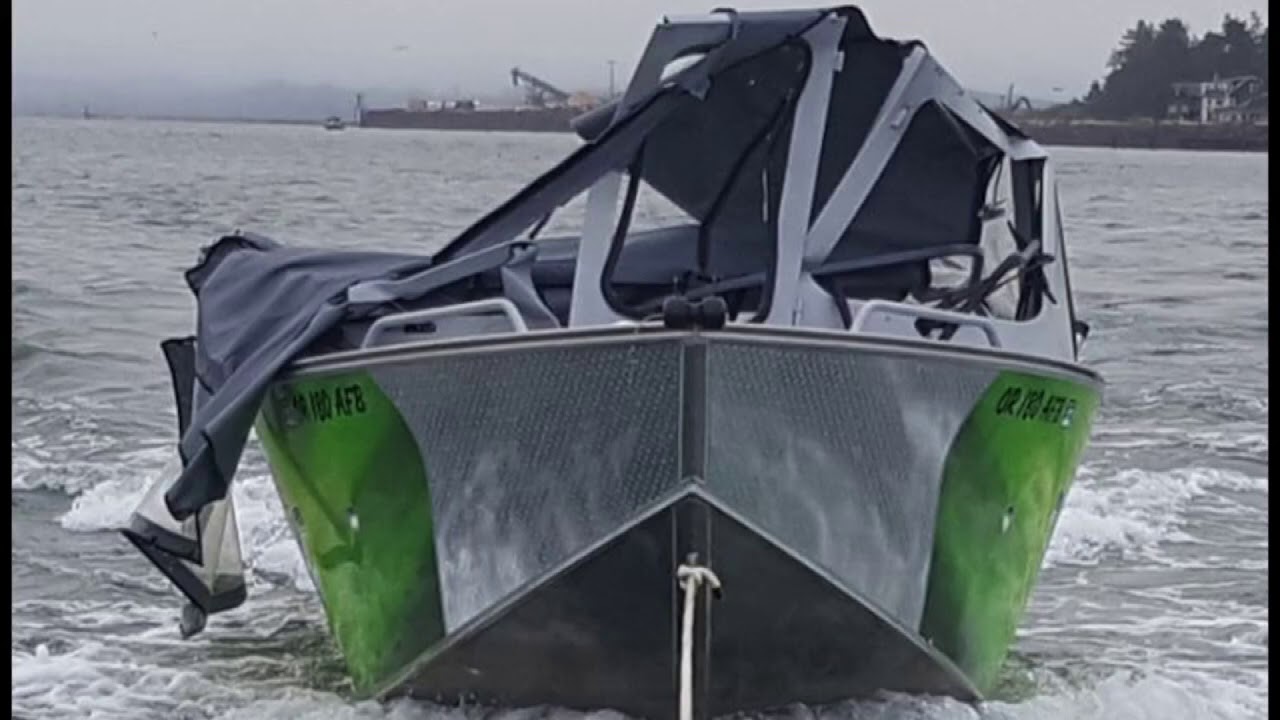 Watch: Crew leaps from fishing boat just before crash