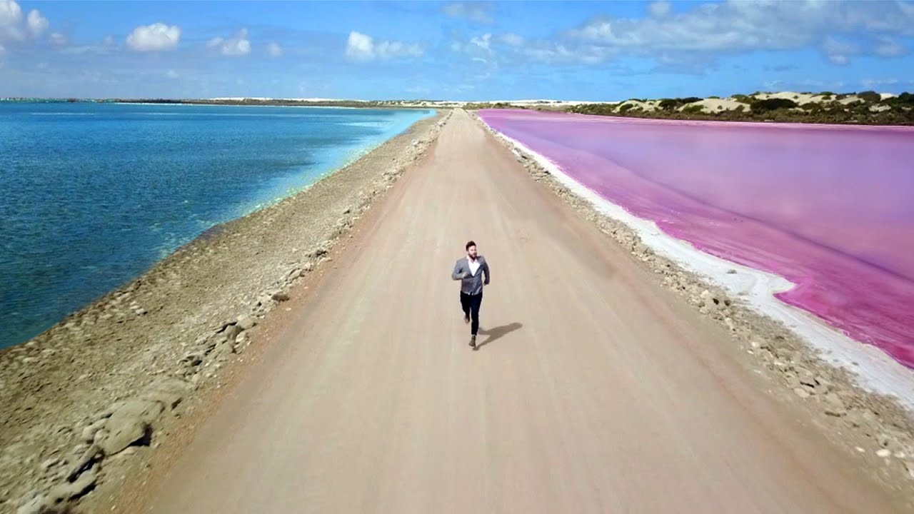 EPIC WEDDING PROPOSAL! I ran across all of Australia!