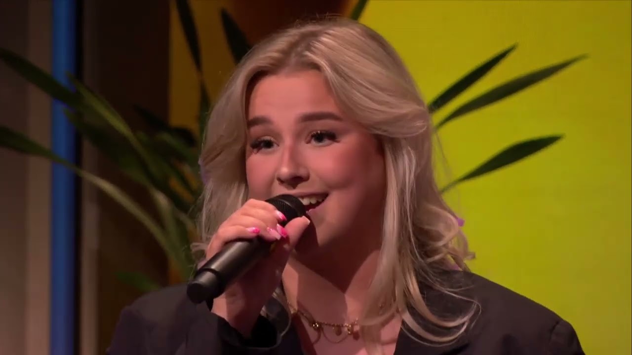 Senna zingt nieuwe single 'Kleine Vogel' bij De Oranjezondag op SBS6
