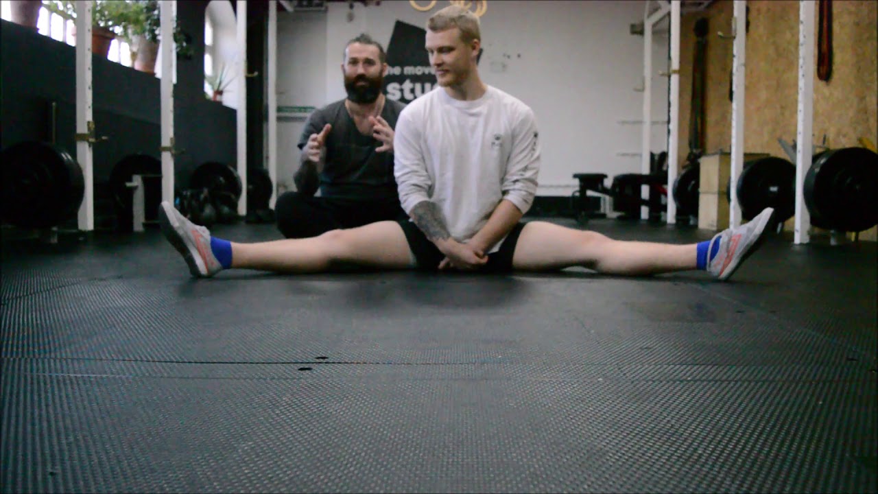 Kung Fu Twins side splits
