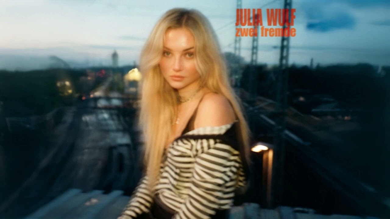Zwei Fremde &ndash; Julia Wulf (Official Audio)