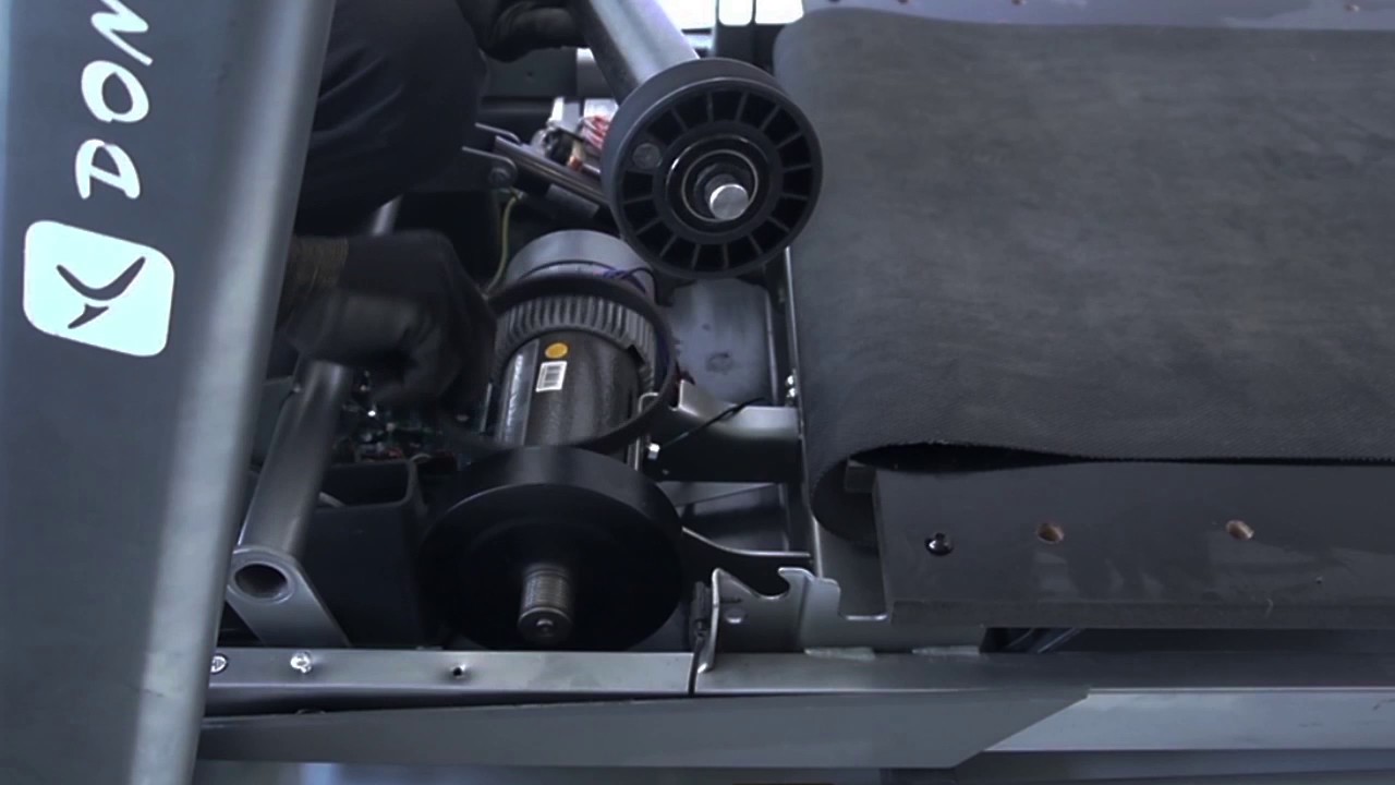 How to change the front roller on treadmills TC7 to 10 ?