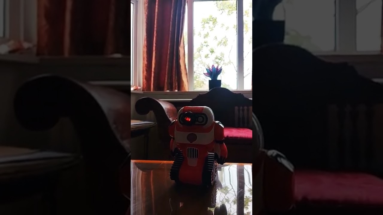 Spybot caught the camera! (FUNNY)