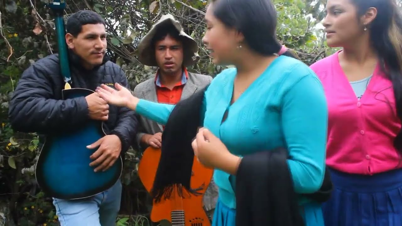 La Carmelita y La Marujita se pelean por El Mosho😂.