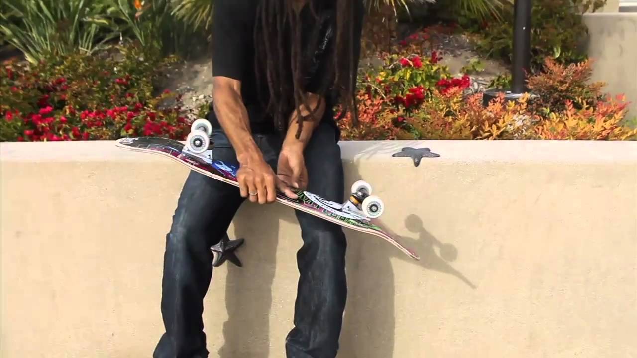 How To Kickflip, Fabrizio Santos, Alli Sports Skateboard Step By Step Trick Tips
