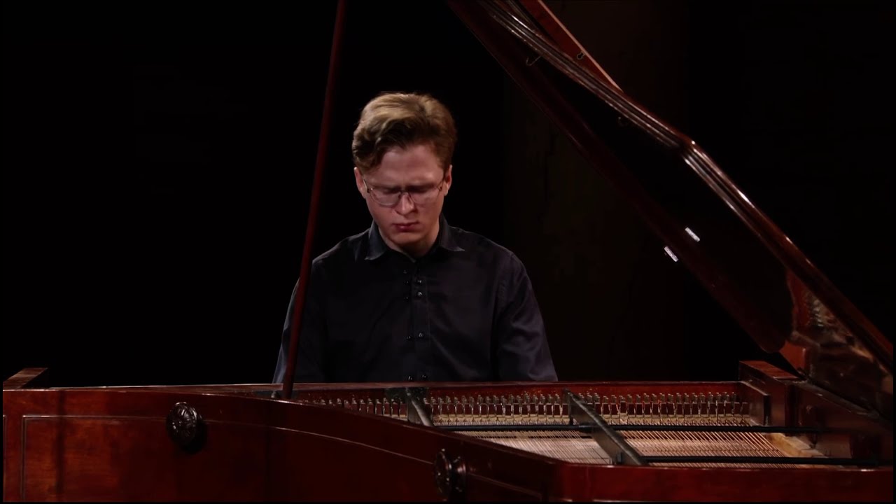 Dmitry Ablogin plays Mendelssohn - Variations in E-flat major, op. 82