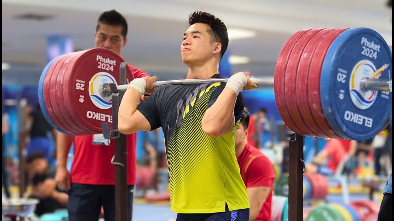 When You Squat So Fast You Laugh | IWF World Cup pt.3