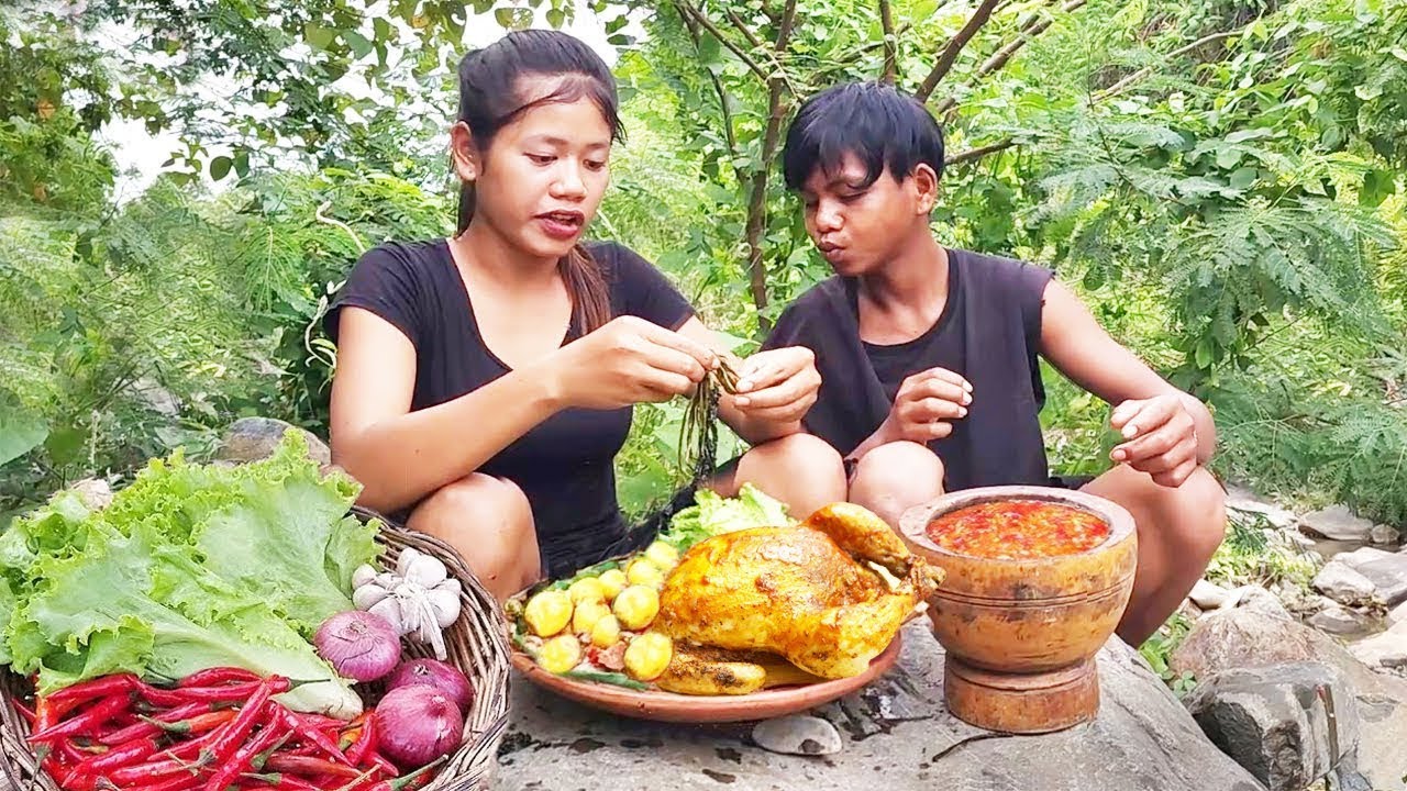 Cooking Big Chicken with  eggs with spicy recipe - Chicken jungle recipe