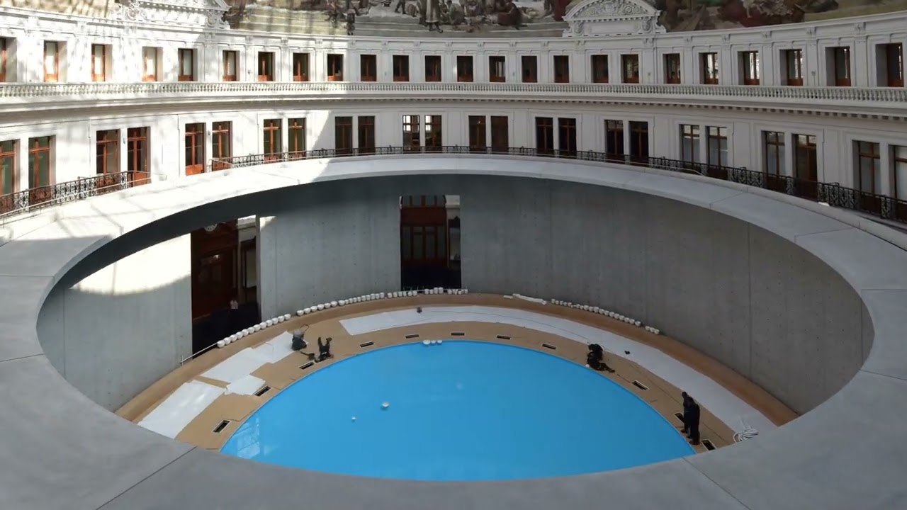 Timelapse de l'&oelig;uvre de C&eacute;leste Boursier-Mougenot &laquo; clinamen (v.10) &raquo;