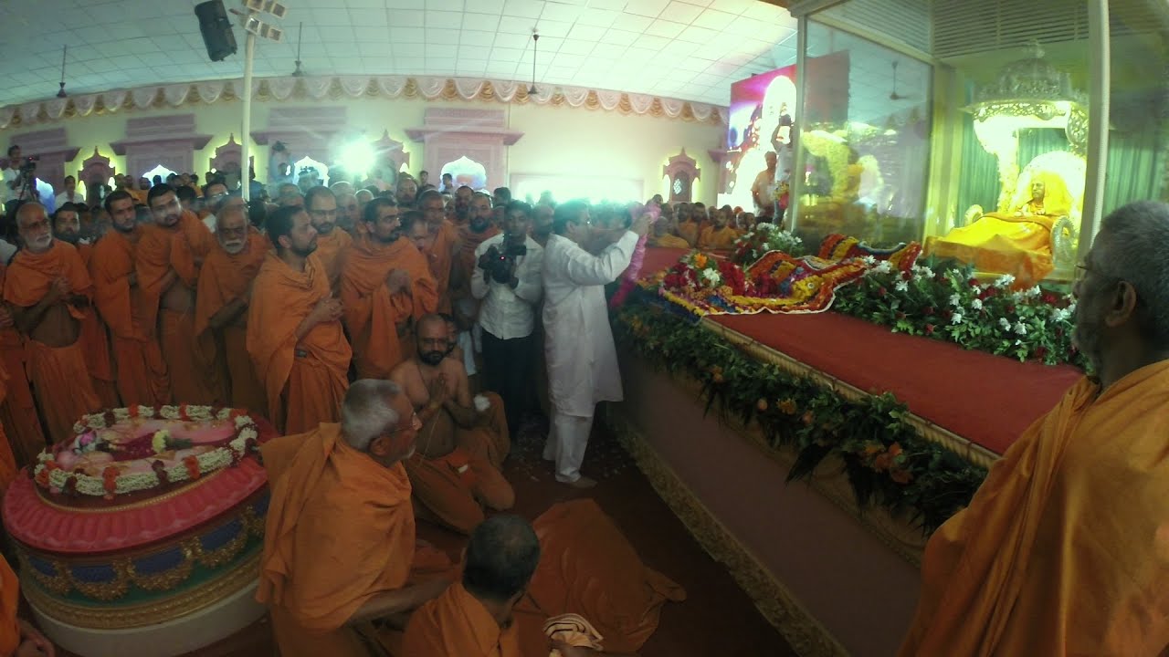 P P Hariprasad Swamiji At Sarangpur for H H Pramukhswamiji Maharaj's Last Darshan