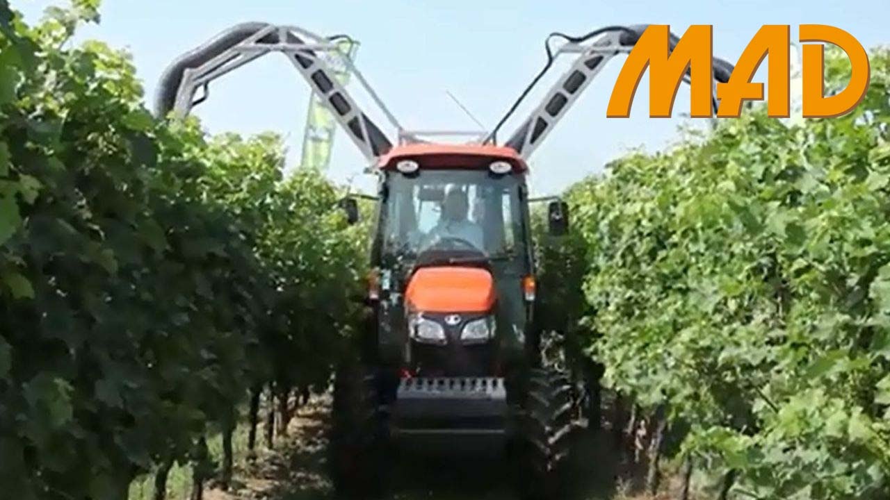 Kubota M8540 Narrow Power Krawler a Enovitis in campo 2014