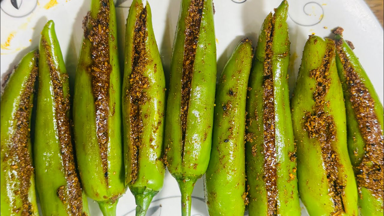 हरी मिर्च का भरवां अचार बनाने का ऐसा तरीका की सालो नहीं होगा ख़राब| Hari Mirch Ka Achar Kaise Banaen