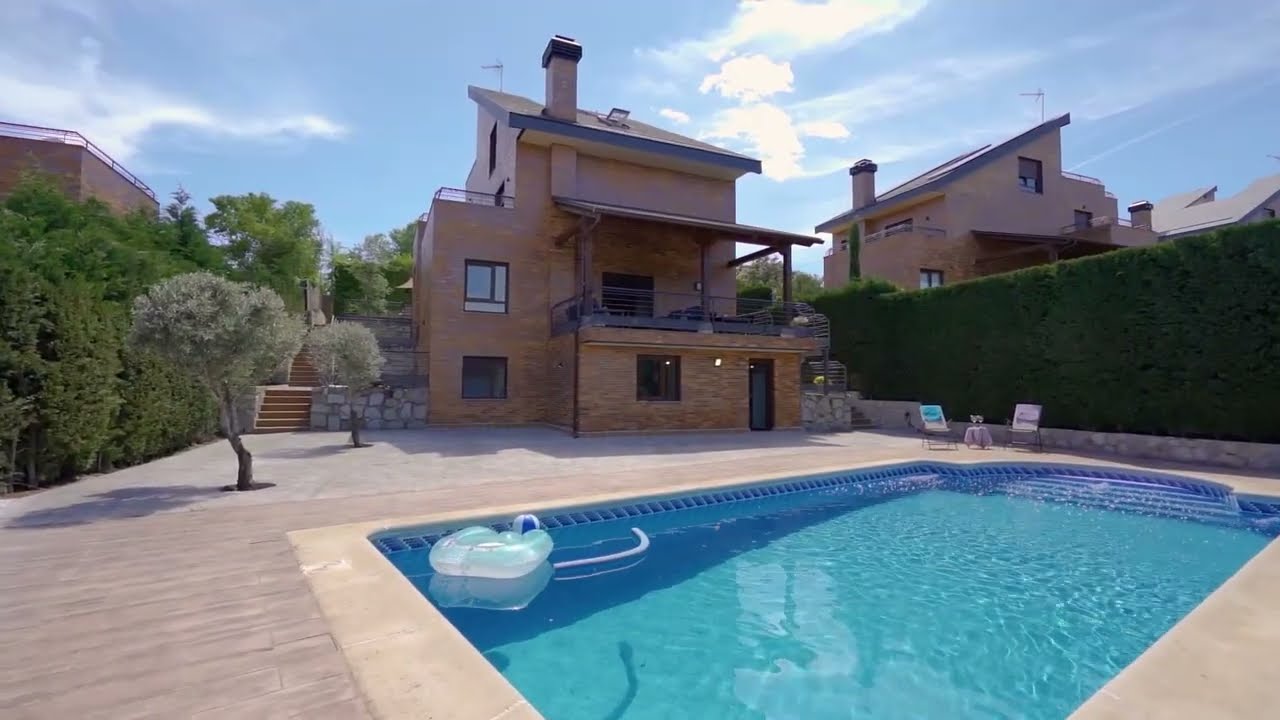 PRESENTACION MODERNO CHALET EN PLENA NATURALEZA EN TORRELODONES CON VISTAS ESPECTACULARES