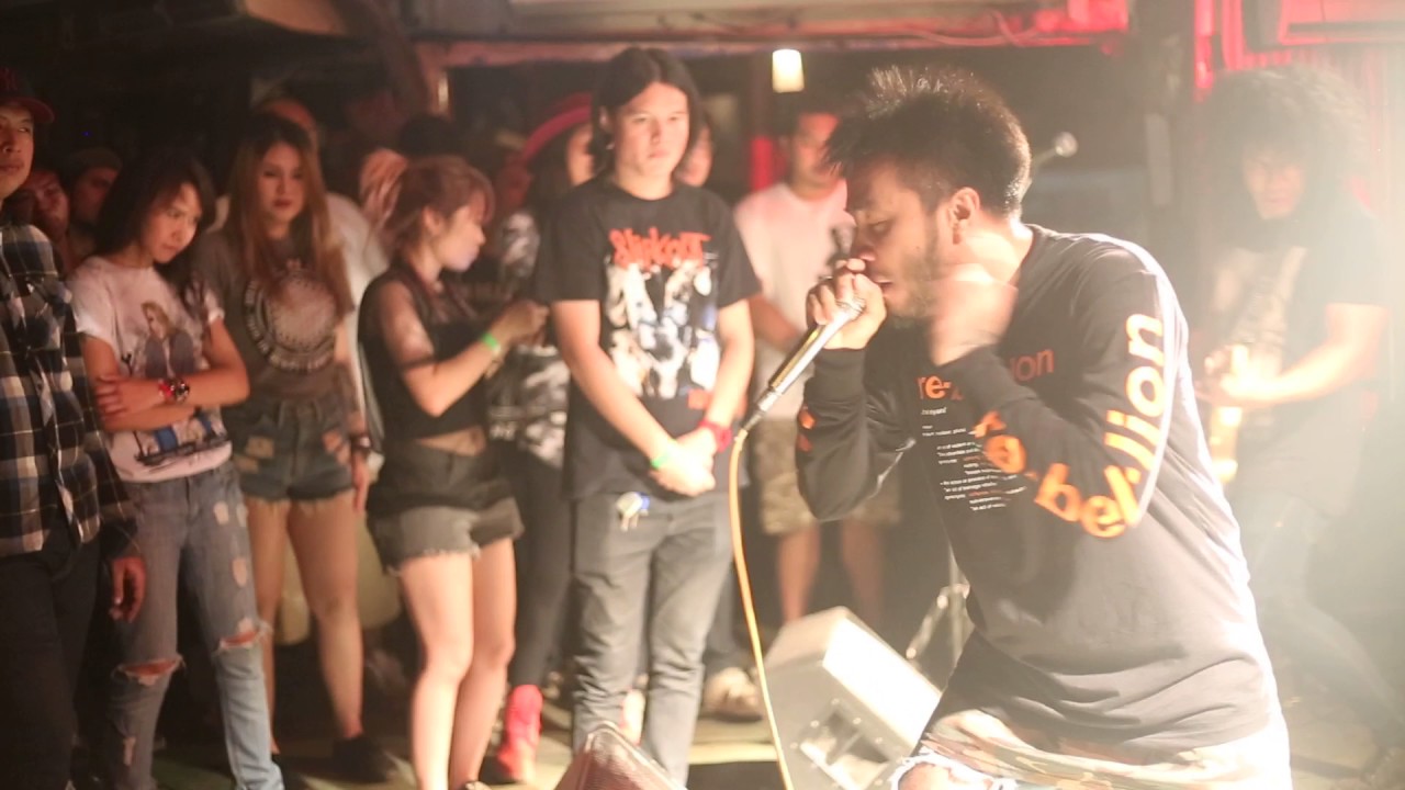 Not Falling (Mudvayne) - Tazzmanian live at Parking Toys (Old School Party)