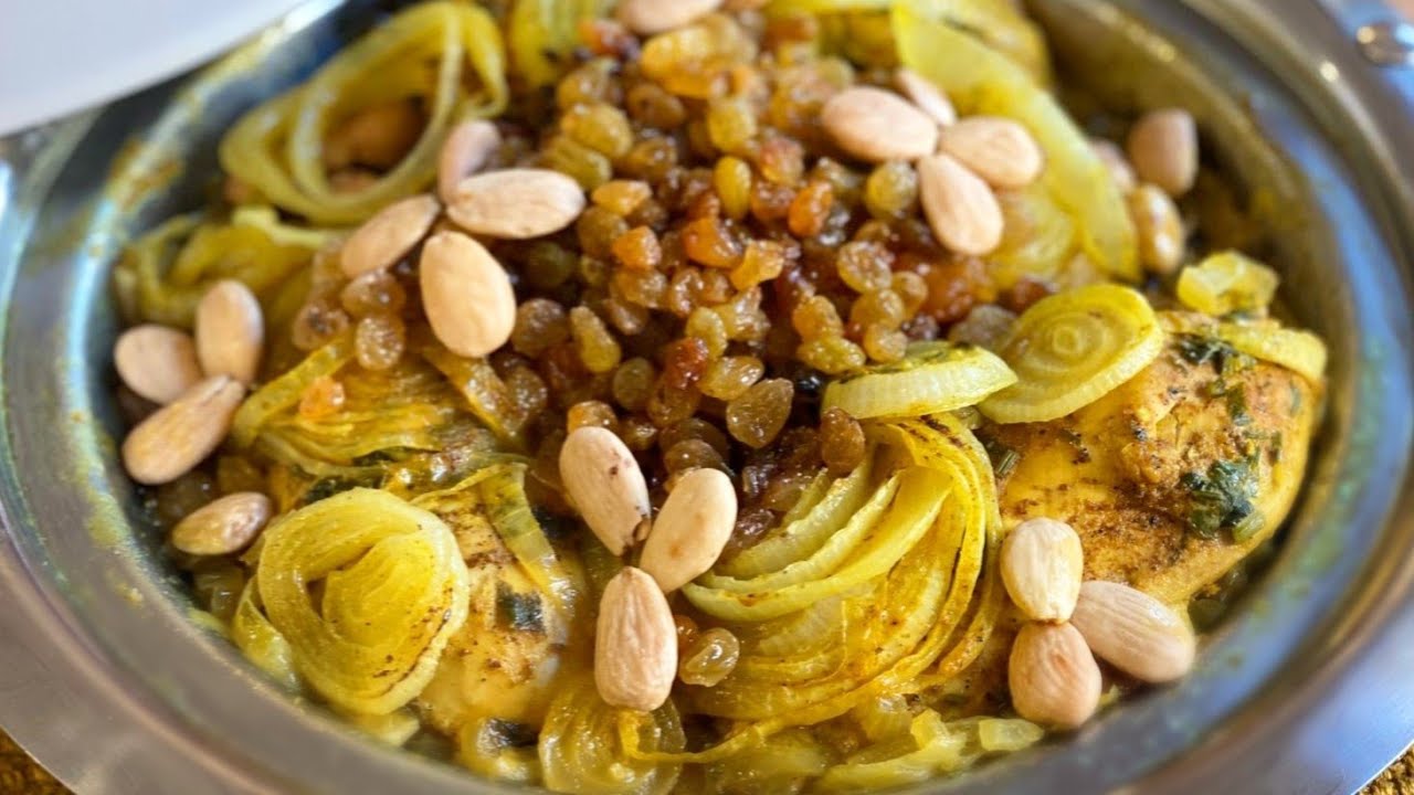 Tajín de Pollo con pasas y almendras/ Carmen de la Victoria de Granada